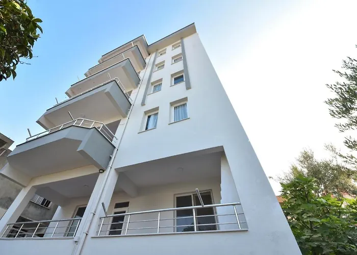 Bilginer アパートホテル 4*